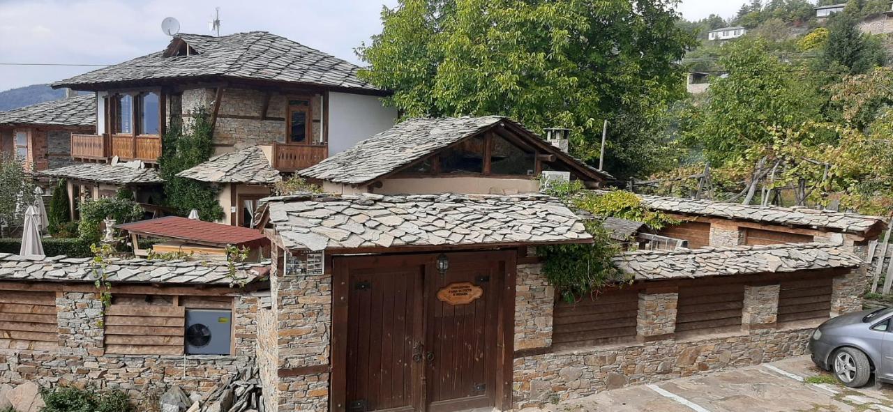 Семеен Хотел Скендерова Къща Leshten Ngoại thất bức ảnh