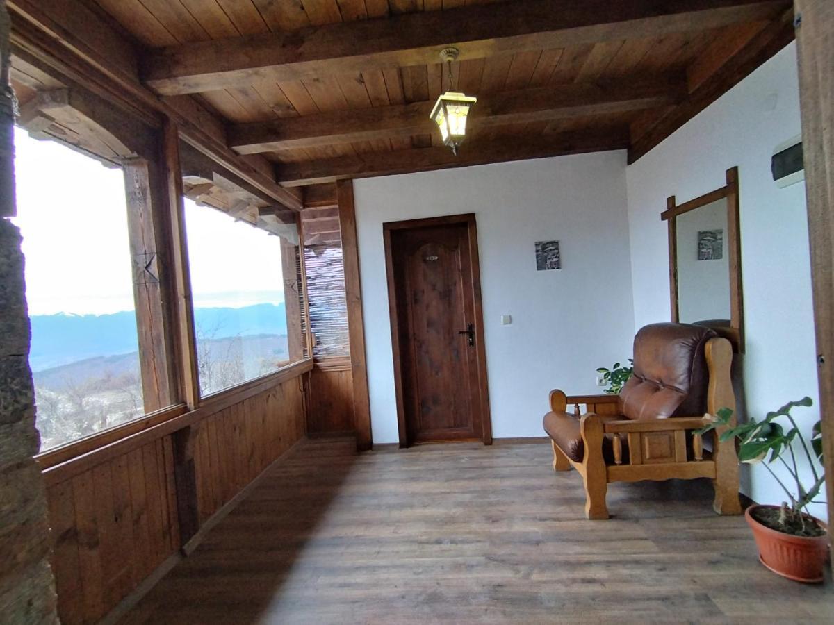Семеен Хотел Скендерова Къща Leshten Ngoại thất bức ảnh